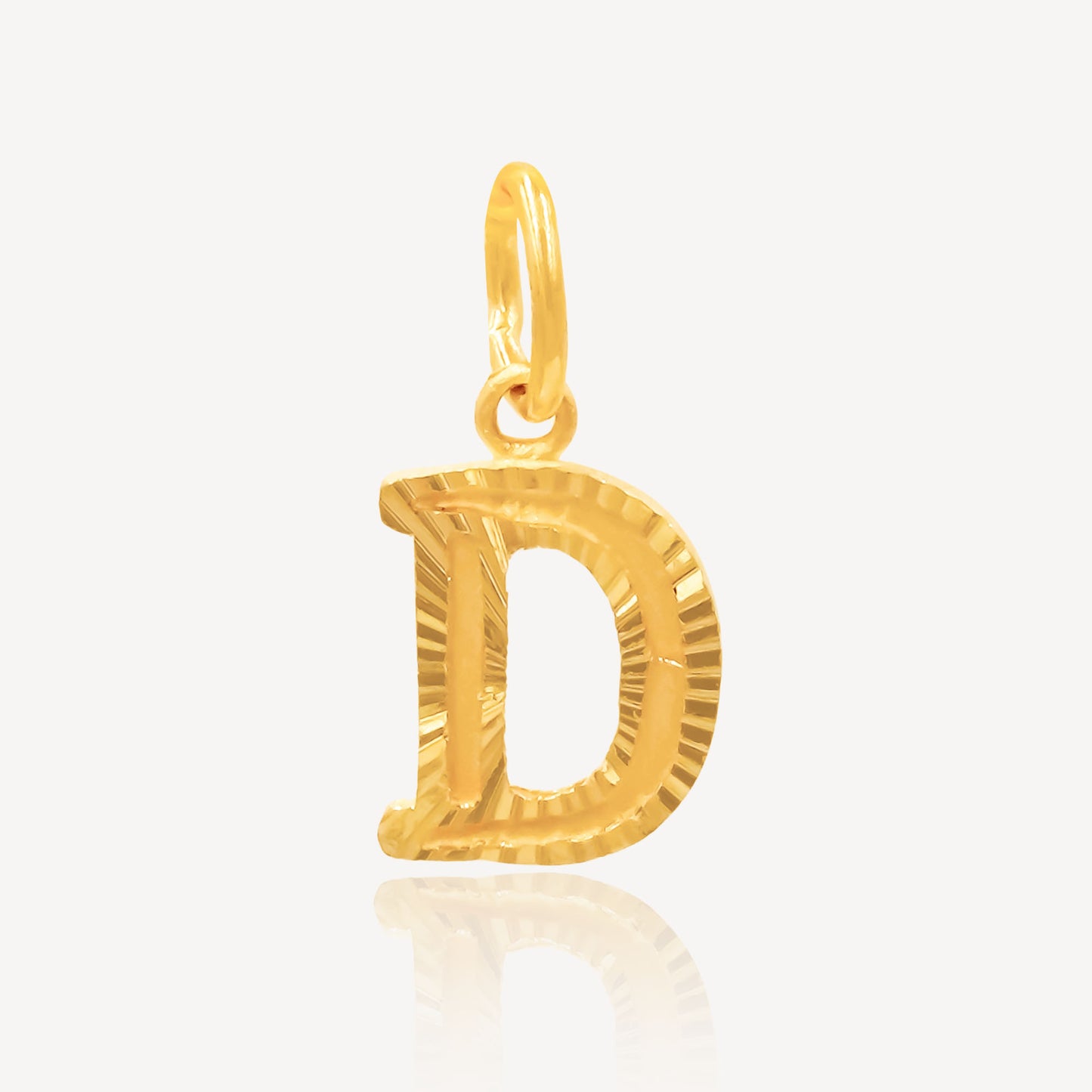 916 Gold D Letter Pendant