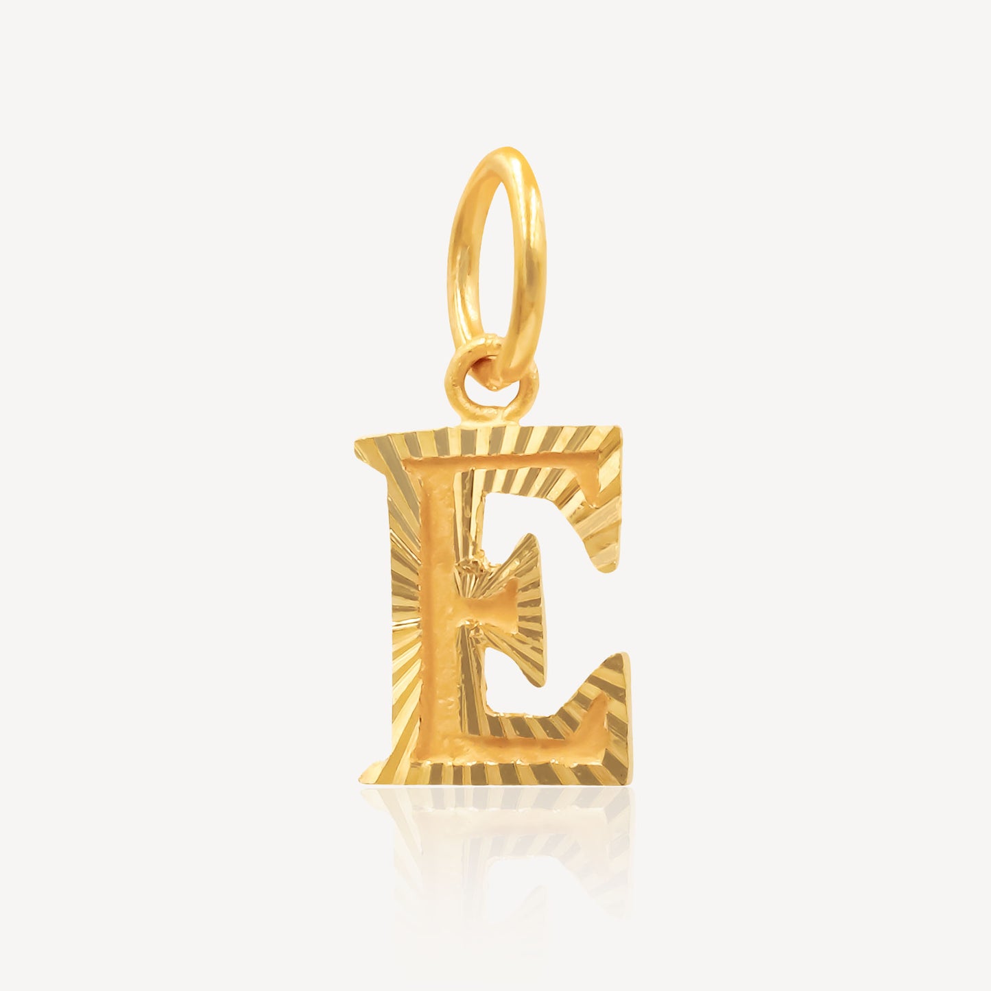 916 Gold E Letter Pendant