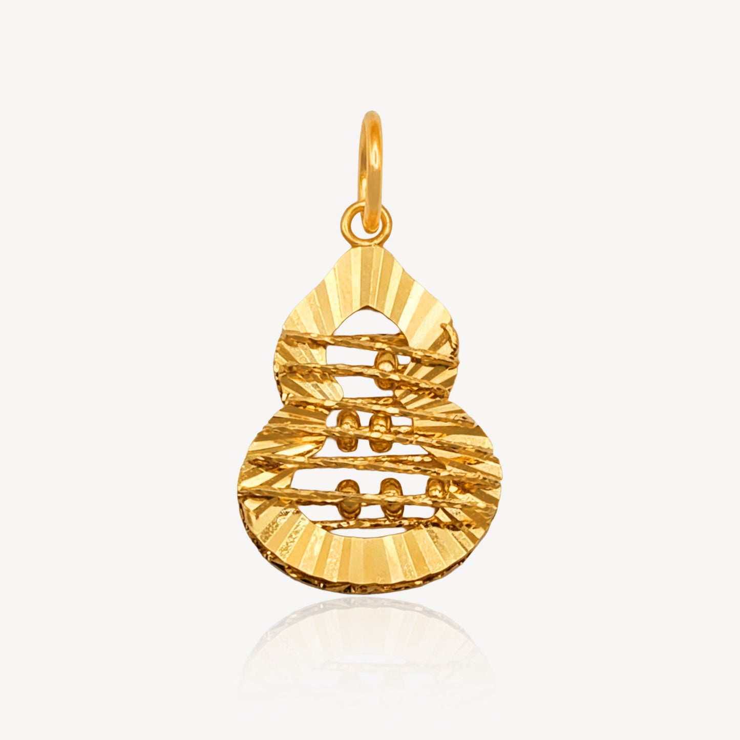 916 Gold Hulu Pendant