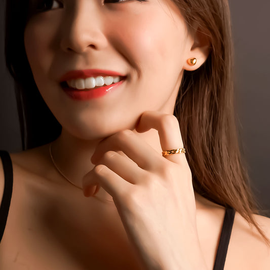 916 Gold 3D Heart Earring