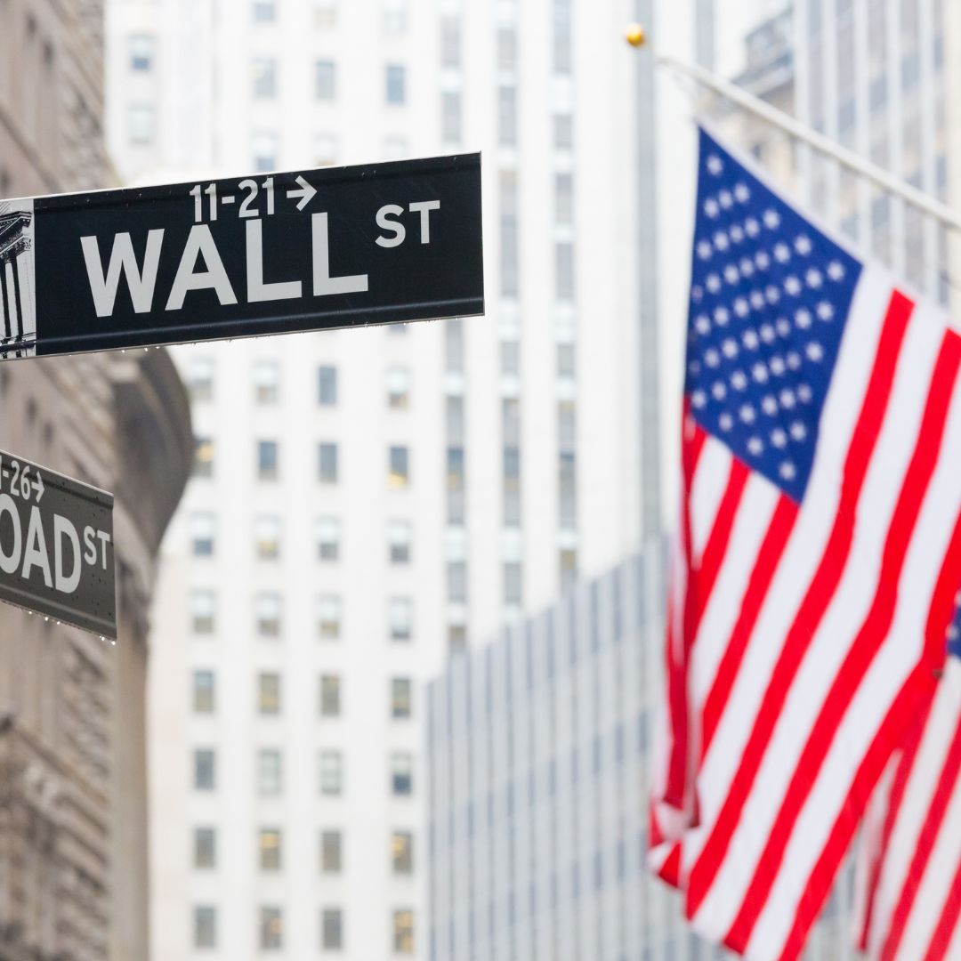 Wall Street Can't Agree on Gold — Why the $1,400 Gap Between Goldman Sachs and JPMorgan Matters