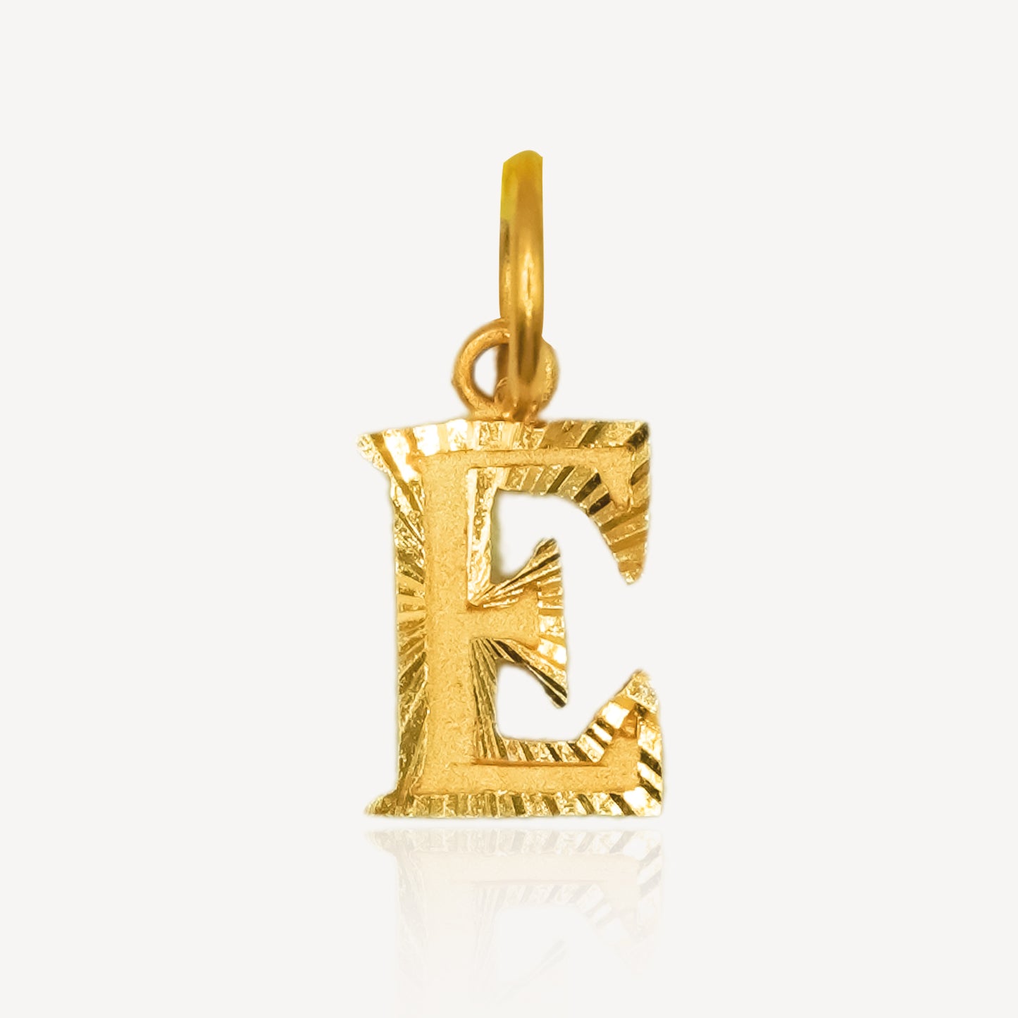 916 Gold Initial Letter E Pendant