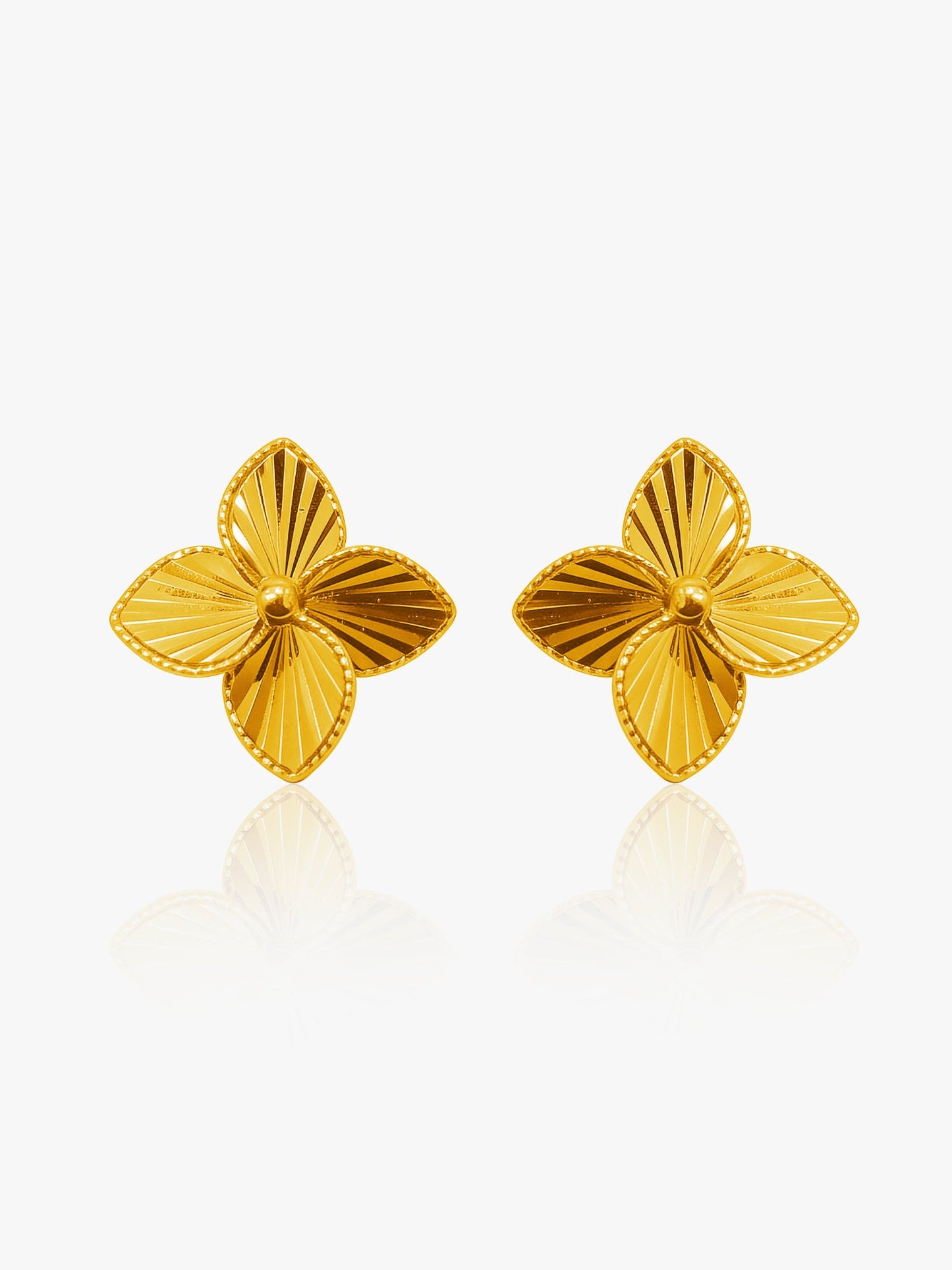 916 Gold Pinwheel Ear Stud