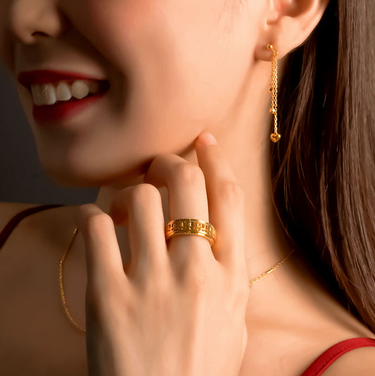 916 Gold Dangling Love Earrings