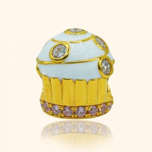 916 gold charm with a cupcake design from top gold shop product the cheapest gold jewellery in singapore